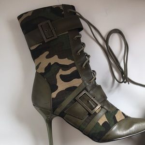 Camouflage High heels